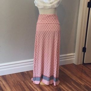 Max Edition versatile skirt.